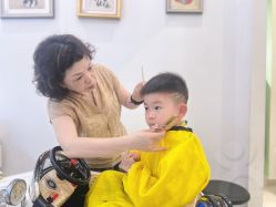 -Pony Baby宝尼婴幼儿游泳SPA馆