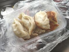 -黄阿姨锅贴大王(万航渡路店)