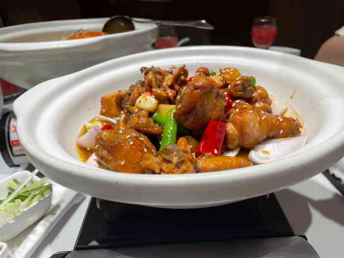 东大方·传统苏杭味(武康营盘店)