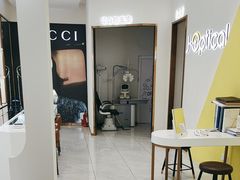 -J-Optical佳视明眼镜·蔡司视觉(青岛金茂览秀城店)