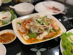 -J Daeng Seafood