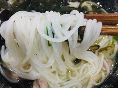 -刚砂锅鸡丝米线