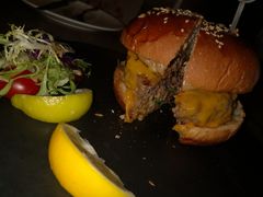 -HIGH FIVE哈福手工汉堡(桂林路店)