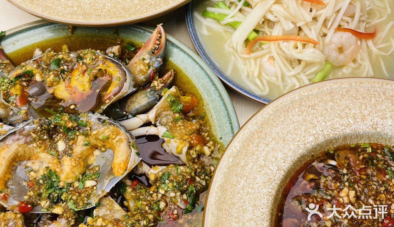 一家做正宗潮汕生腌的店,平时不怎么吃生腌这个品类