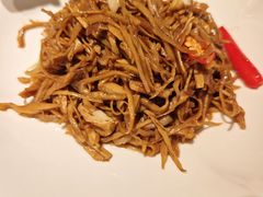 黑猪肉炒笋衣-秀儿四九城·新京菜(亚运村鸟巢店)