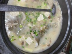 -土砂锅生态山庄·非遗砂锅雅鱼