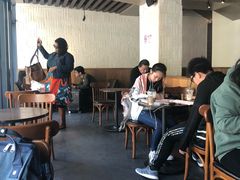大堂-星巴克(西藏路店)