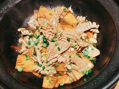 -泉畔人家·老济南经典鲁菜(大明湖店)