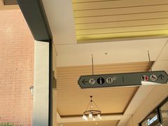 -王府井奥莱临潼小镇(临潼店)