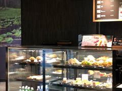 面包甜点陈列柜-星巴克臻选(杭州万象城店)