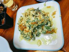 香椿芽炒鸡蛋-五谷粮煎饼卷大葱(景星店)