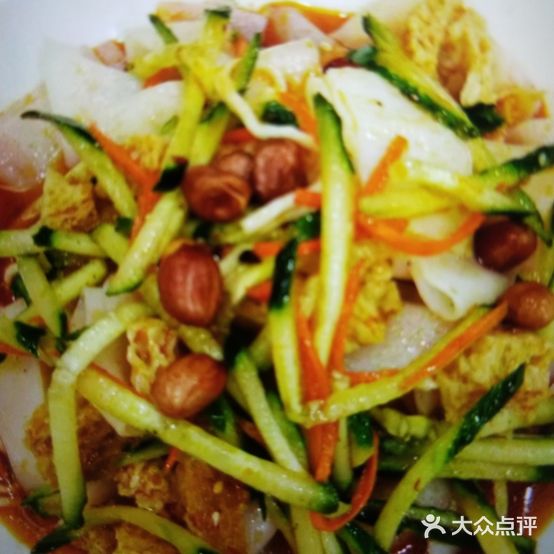 三兄弟凉皮肉夹馍米线土豆粉黄焖鸡米饭(春潮商业街店)
