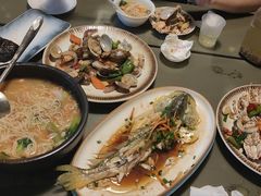 -三姐妹·海鲜大排档