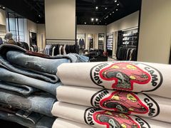 -百年港湾奥特莱斯(香炉礁店)