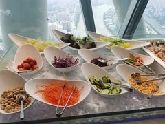自助取餐区-广州塔璇玑地中海自助旋转餐厅