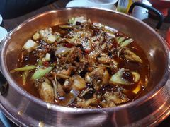 -虾弄弄海派小龙虾·牛羊蝎子火锅