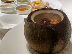 椰子八宝鸡汤-闻见中国海南菜(K11店)
