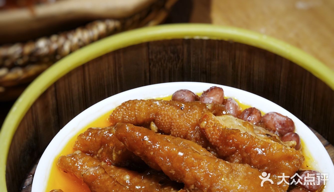 粤菜小馆味不小，性价比奇高，排队是常态