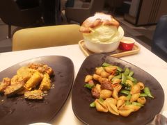 菇酱蜜豆贝壳粉炒牛柳粒-港丽餐厅(高德置地店)