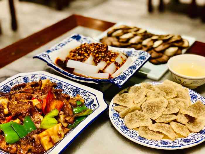 海碗居(蓝色港湾店)-"1年上前过.小朋友想吃炸酱面就去了.这次.