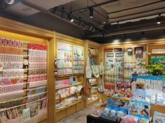 -猫的天空之城概念书店(苏州诚品店)