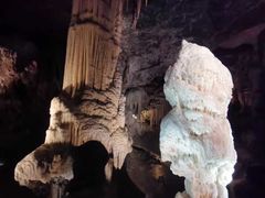 -波斯托伊纳溶洞