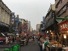 -六合夜市