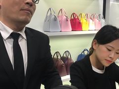 -GIVENCHY(佛罗伦萨小镇奥莱店)