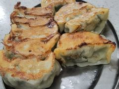 鲜肉韭菜煎饺-芬芳甜品(同福路店)