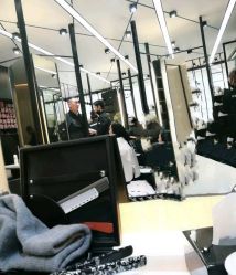 -HAIR CORNER