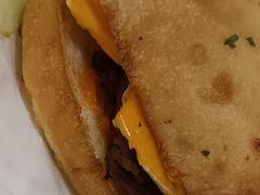 经典秘汁炭烤风味牛堡-必胜客(华南摩尔店)