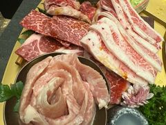 -铭牛烧肉·和牛海鲜自助(高新月牙湖店)