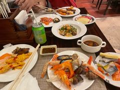 -广州万富希尔顿酒店·感趣自助餐厅·金秋蟹宴生蚝海鲜刺身