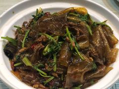 香菜肉丝粉皮-八张桌子(老店)