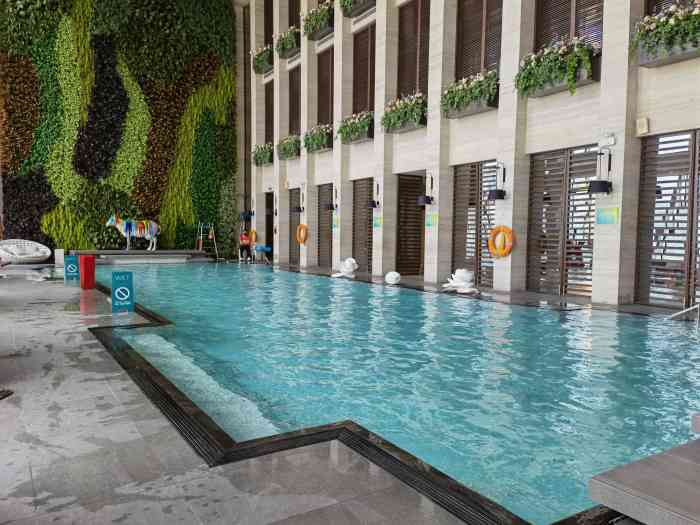 广州w酒店-"广州的w酒店说真的就是夜店风,那浮夸绚丽.