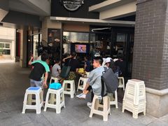 等位区-遇见西木美式餐厅(体育路店)