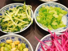 老北京炸酱面-门框胡同百年卤煮(新街口店)