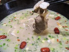 -茸梅路右拐龙虾-农家菜(松江店)
