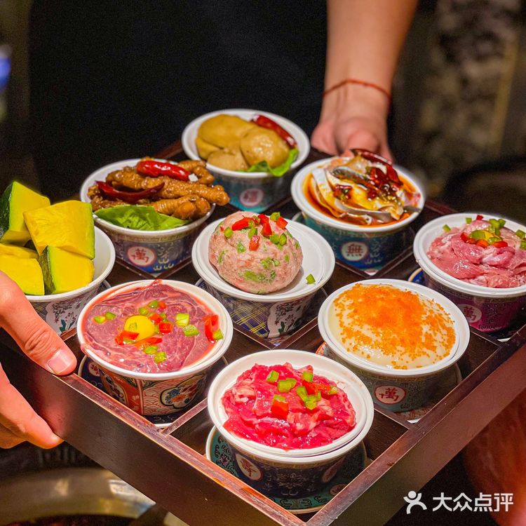 谁能拒绝杨枝甘露呢而且还是那么高的千层冰