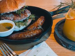 经典手打牛肉堡-龙治汉堡(中华城店)