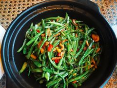 -红栌温泉山庄生态美食餐厅