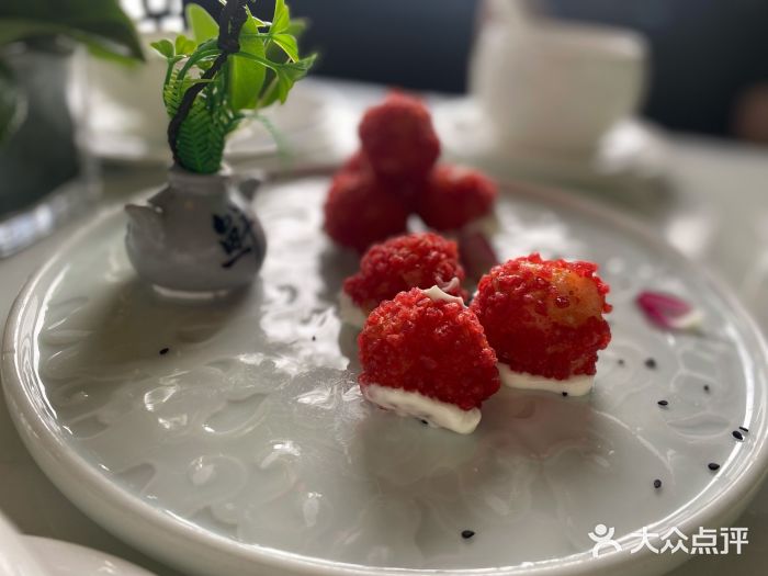 柳莺湖上·湖景餐厅·江南菜(西湖店)杨梅鳕鱼球图片