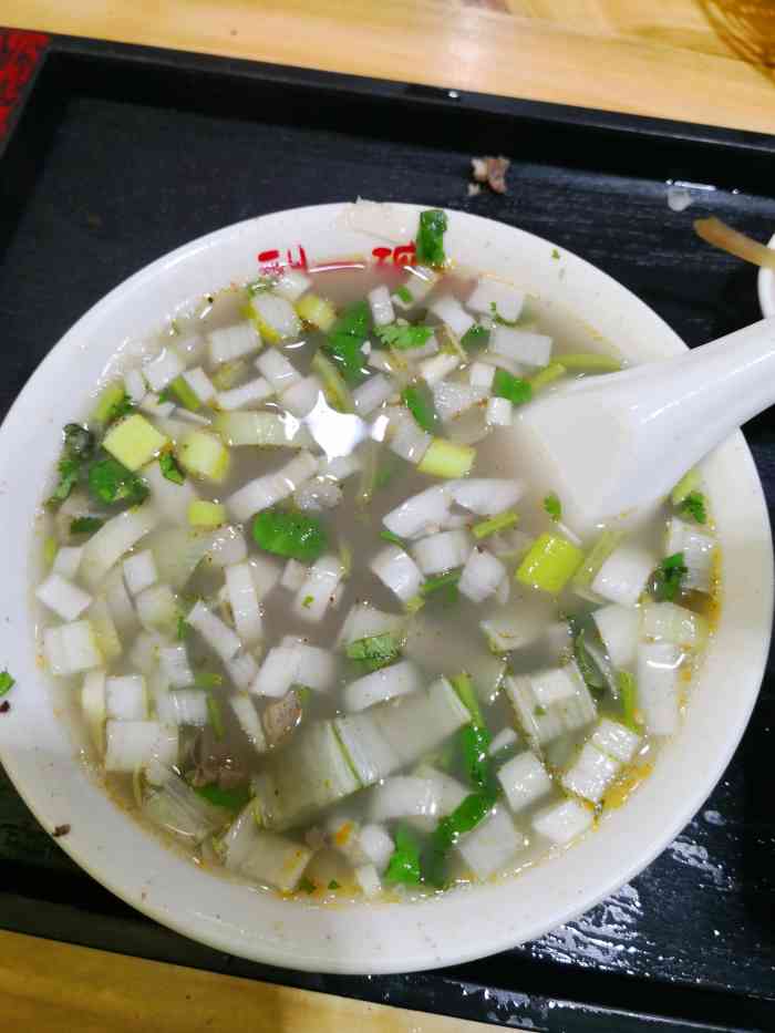 刘一碗羊肚(山大路华强店)-"这家店就在华强广场对面,是一家羊汤店,本