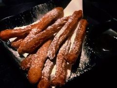西班牙油条油条蘸巧克力酱-C&R西班牙餐厅