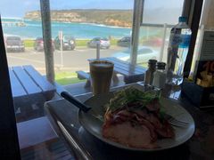 -12 Rocks Beach Bar Cafe