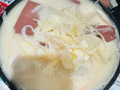 -肥汁米蘭香港米线(定西路店)