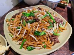 湿炒牛河-凤兴鸡煲(宝安海雅店)
