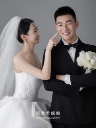 -纪梵希旅拍婚纱摄影(大连总店)