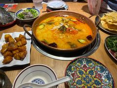 -洱火云南酸菜牛肉火锅(石景山当代商城店)