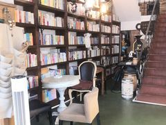 -房角石咖啡与书(吉大南校店)